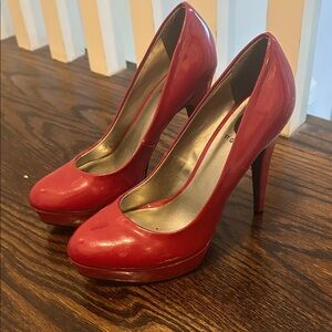 G by Guess Shiny Red Heels patent leather size 8 platform